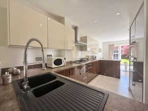 Photo 10- click for photo gallery